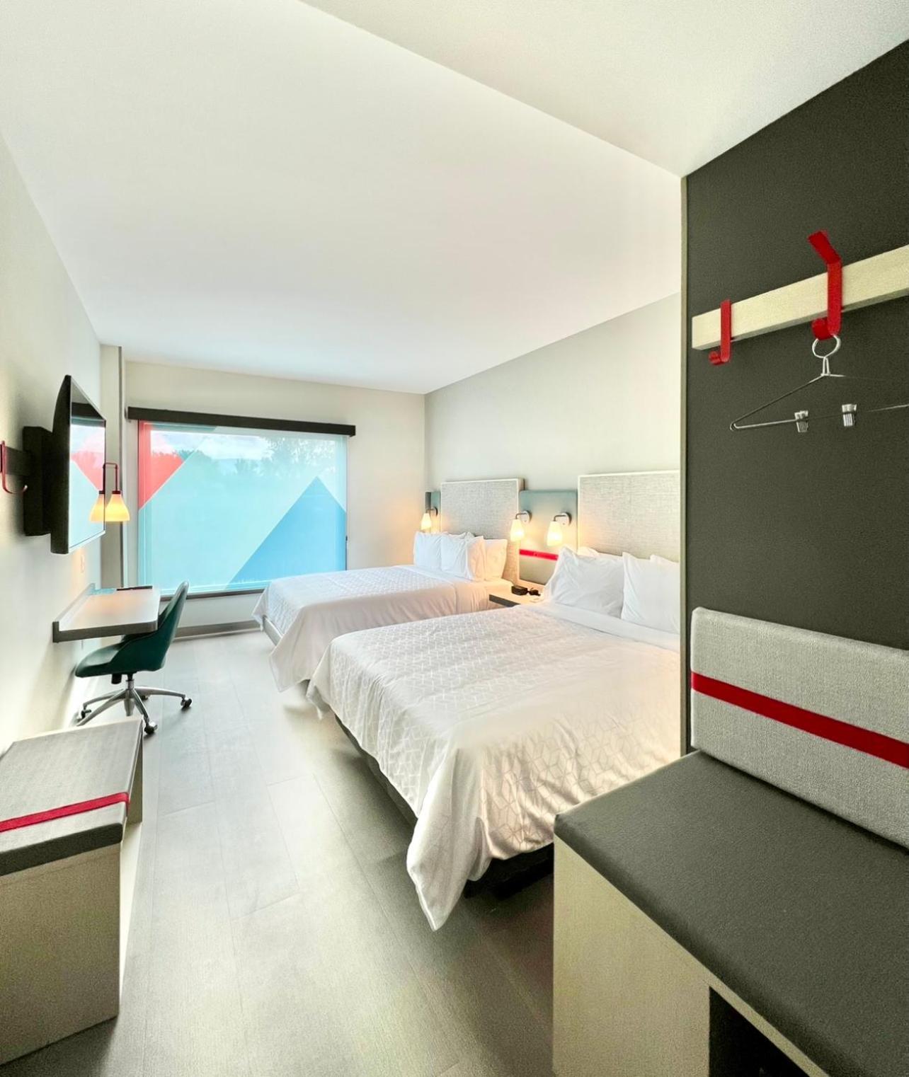 Avid Hotels - Guadalajara Av Vallarta Pte By Ihg サポパン エクステリア 写真