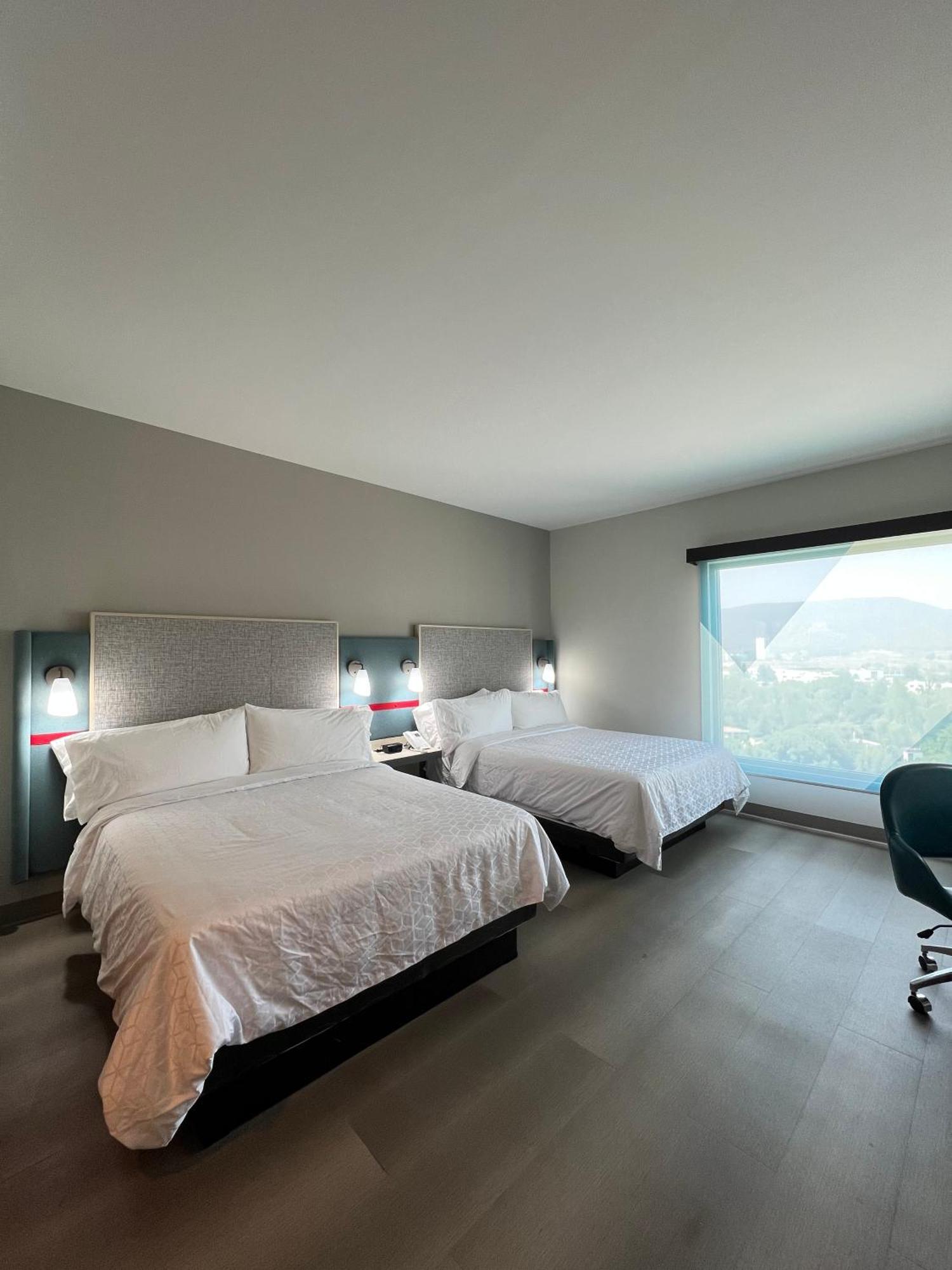 Avid Hotels - Guadalajara Av Vallarta Pte By Ihg サポパン エクステリア 写真