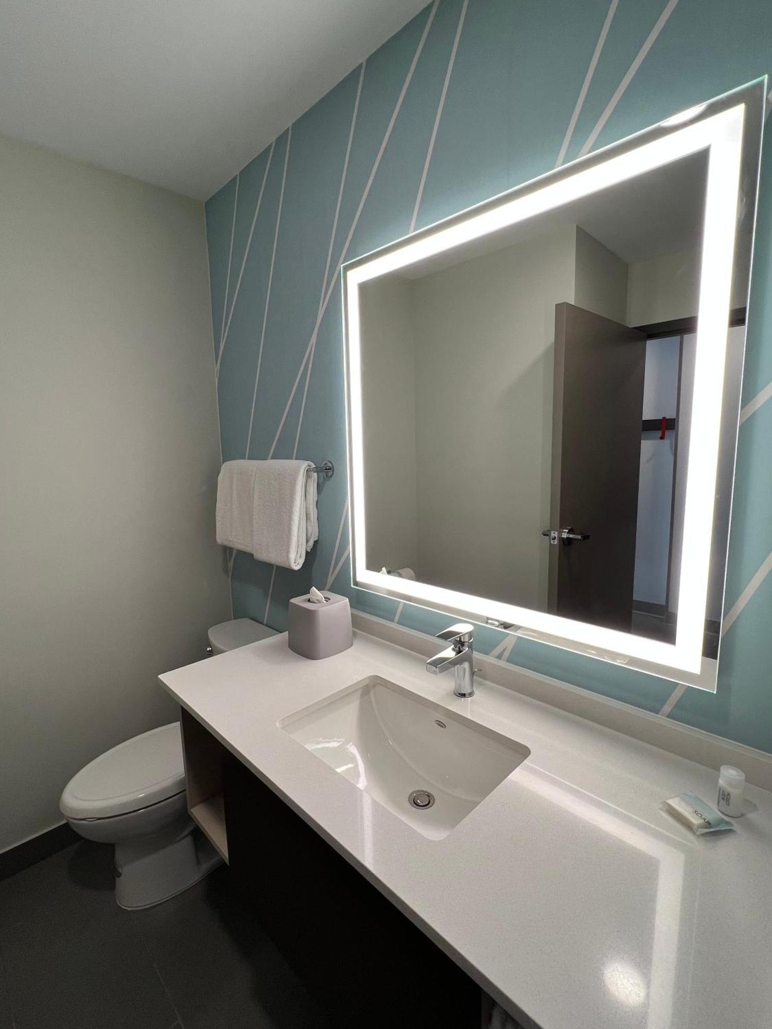 Avid Hotels - Guadalajara Av Vallarta Pte By Ihg サポパン エクステリア 写真